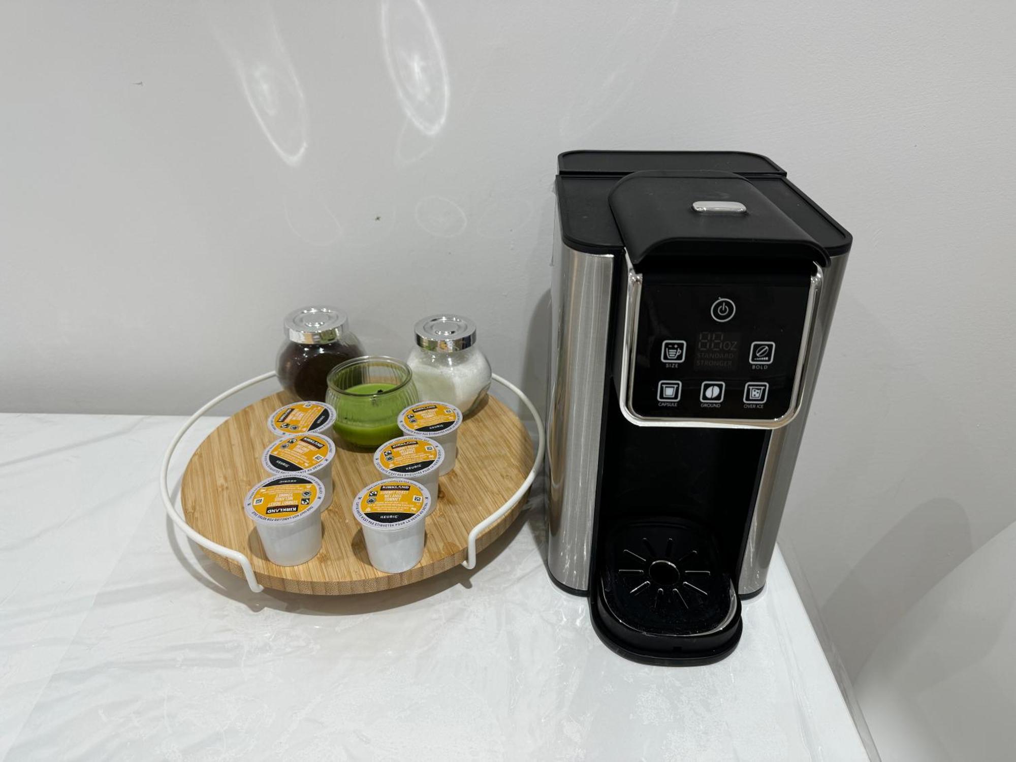 Cozy, Brand-New, 2Bdr,Walkout Apt, Free Parking ริชมอนด์ฮิลล์ ภายนอก รูปภาพ