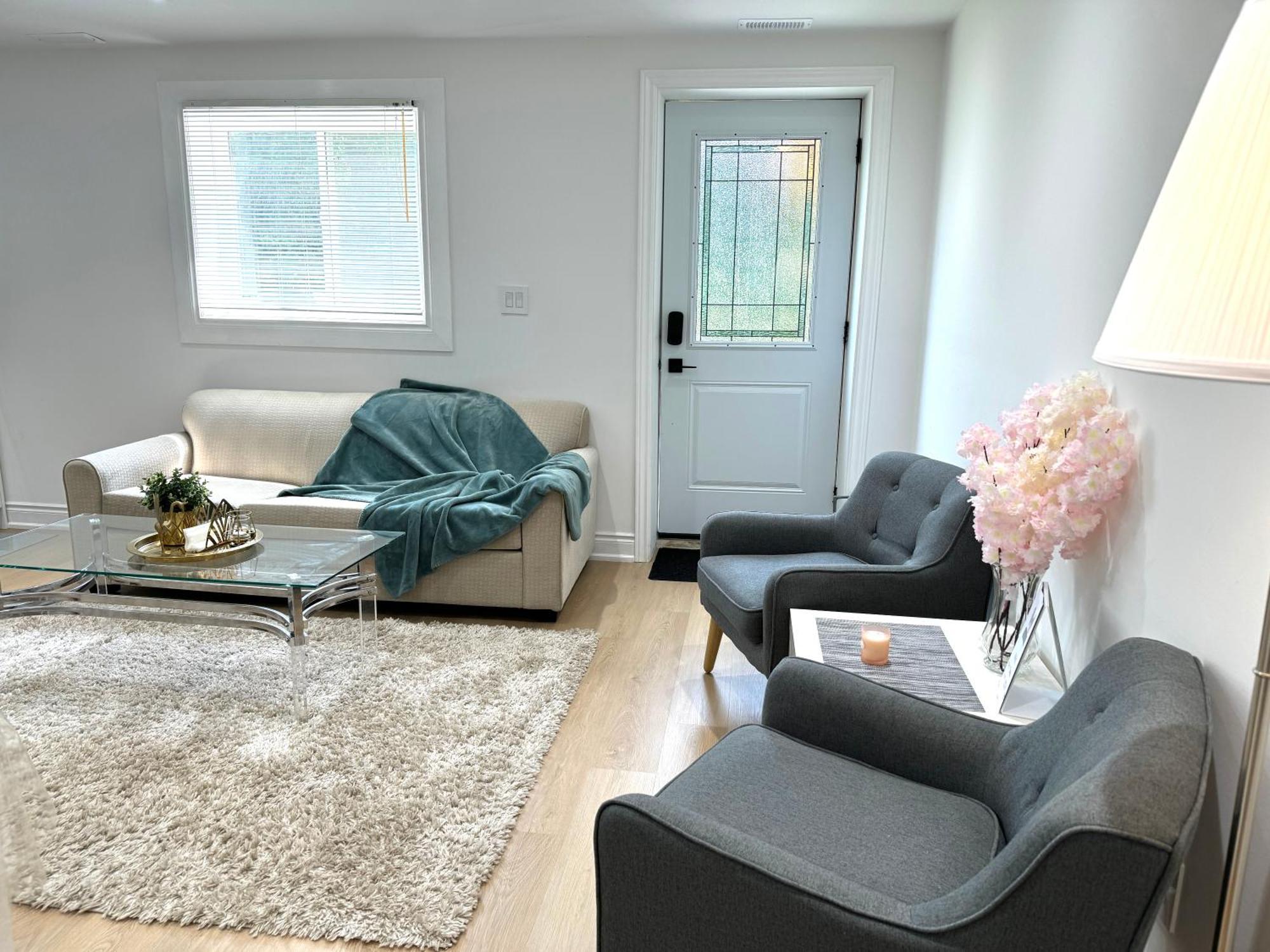 Cozy, Brand-New, 2Bdr,Walkout Apt, Free Parking ริชมอนด์ฮิลล์ ภายนอก รูปภาพ