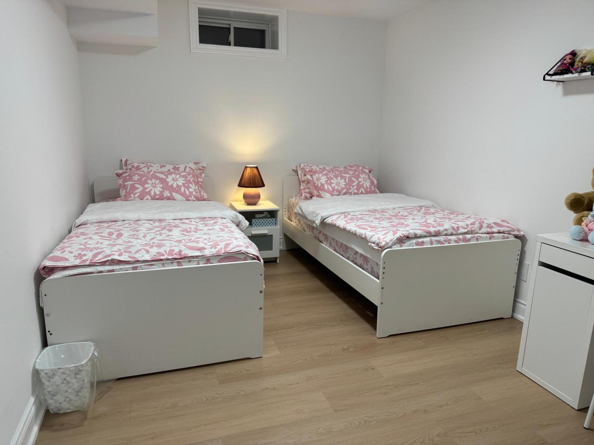 Cozy, Brand-New, 2Bdr,Walkout Apt, Free Parking ริชมอนด์ฮิลล์ ภายนอก รูปภาพ