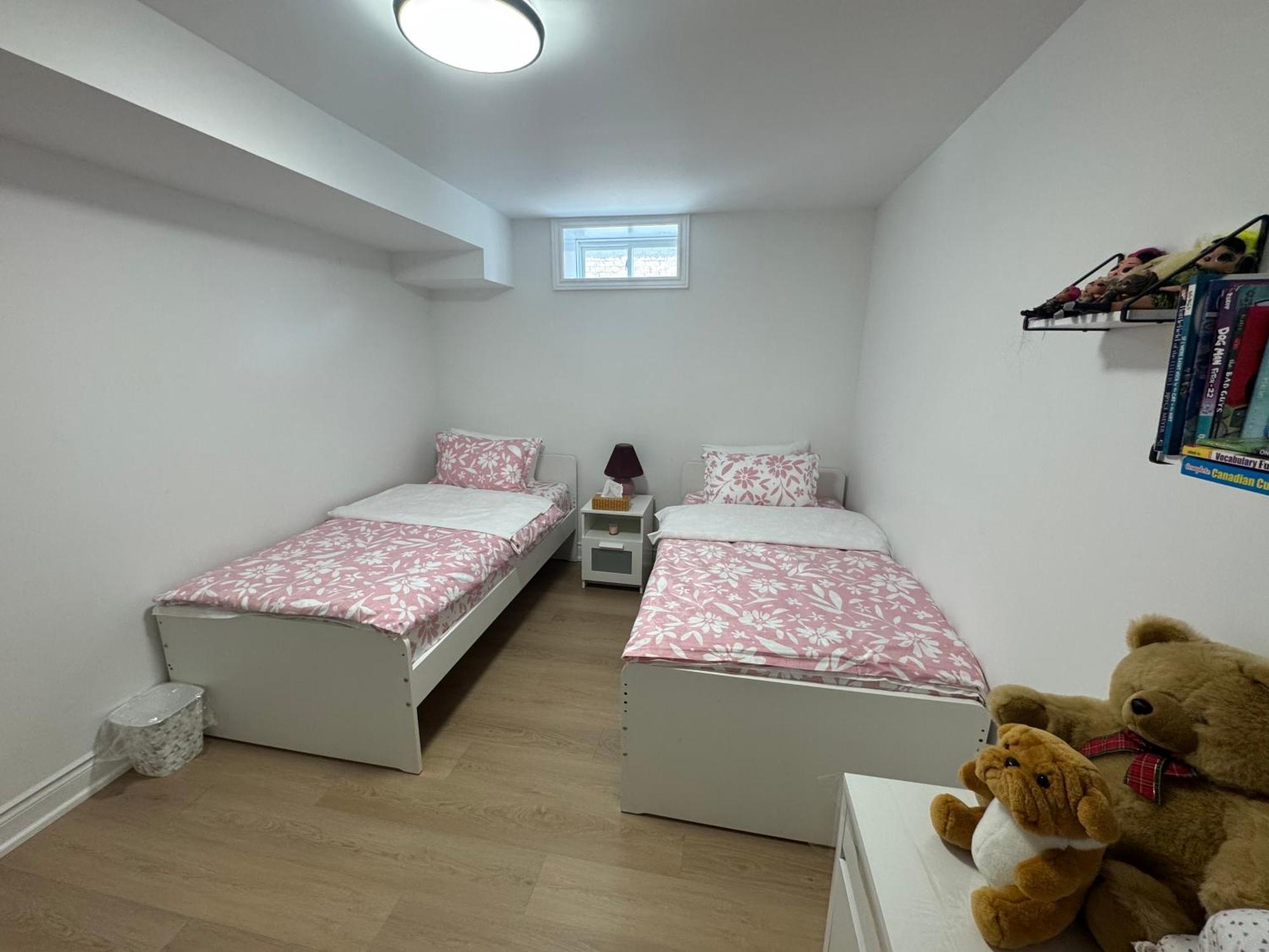 Cozy, Brand-New, 2Bdr,Walkout Apt, Free Parking ริชมอนด์ฮิลล์ ภายนอก รูปภาพ
